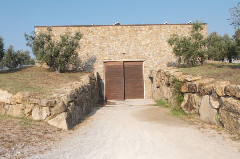 cantina lato portone
